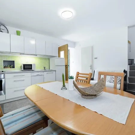 بيت للعطل Ljubica فوديس